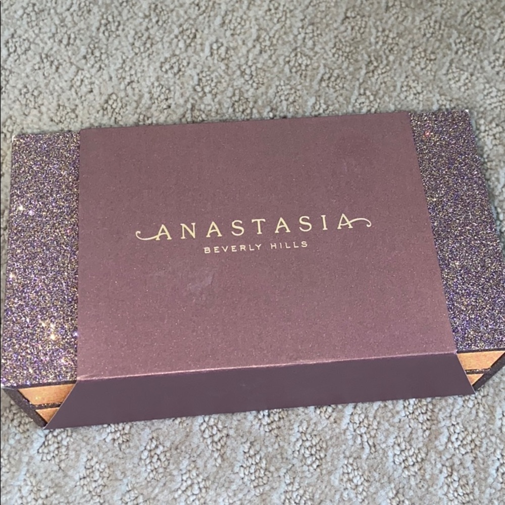 Anastasia Eyeshadow Vault
